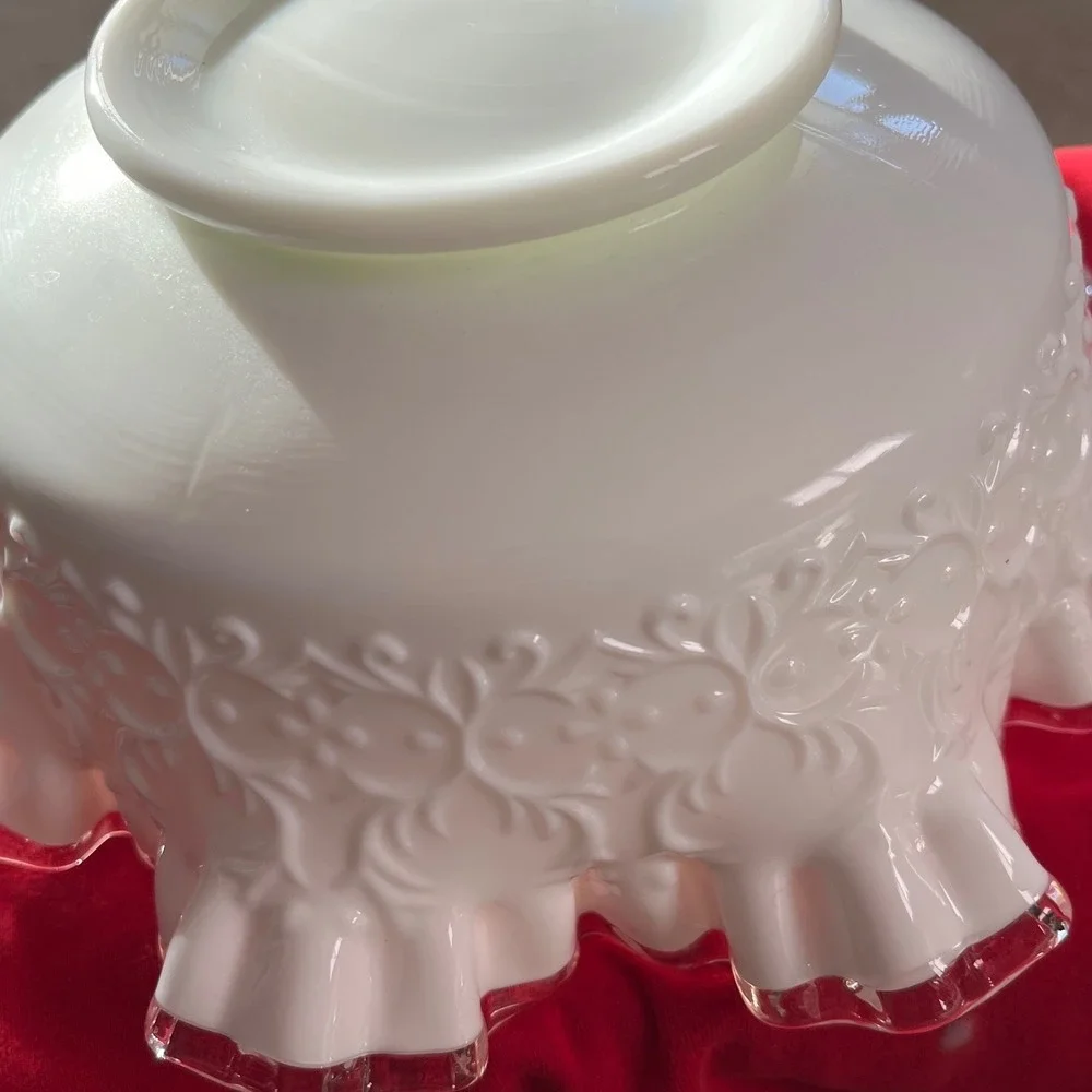 Fenton Milk Glass‎ Spanish Lace Silver Crest Ruffled Bowl Vintage Centerpiece